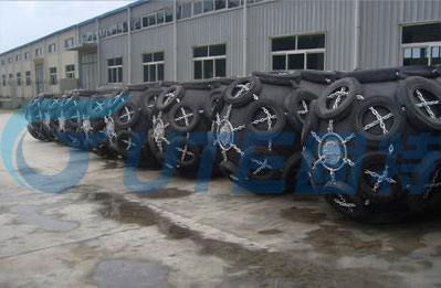 Pneumatic rubber ball